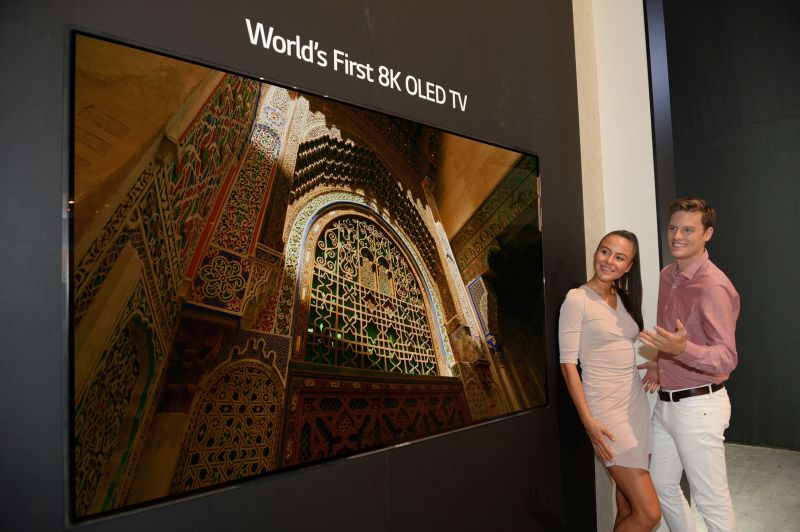 Pierwszy telewizor OLED 8K