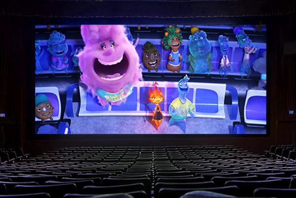 Film Elemental w 4K HDR Samsung Onyx Cinema LED